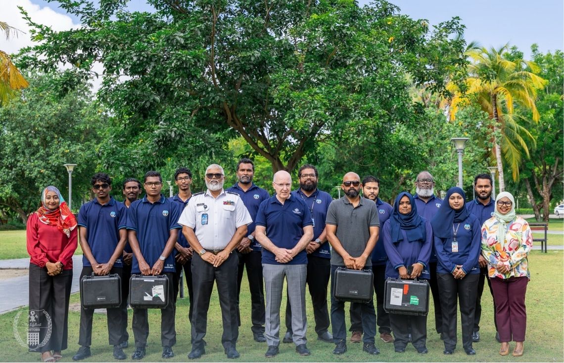 ކަސްޓަމްސްގެ 15 އޮފިސަރަކު ޑްރޯން ޕައިލެޓް ތަމްރީނު ފުރިހަމަކޮށްފި