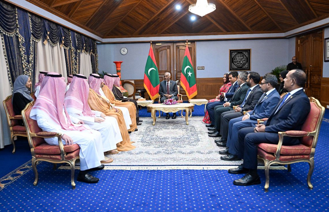 ސަޢޫދީ ޢަރަބިއްޔާގެ ވަފުދު، ރައީސުލްޖުމްހޫރިއްޔާގެ އަރިހަށް އިޙުތިރާމުގެ ޒިޔާރަތެއް ކުރައްވައިފި