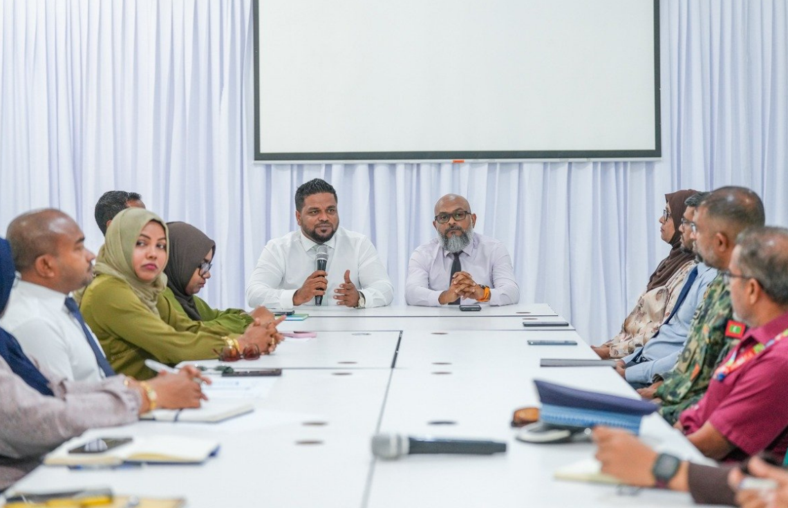 ކާރިސާތަކުން ރައްކާތެރިވުމާ ގުޅޭ މަޝްވަރާ ބައްދަލުވުމެއް އައްޑޫ ސިޓީގައި ބާއްވައިފި