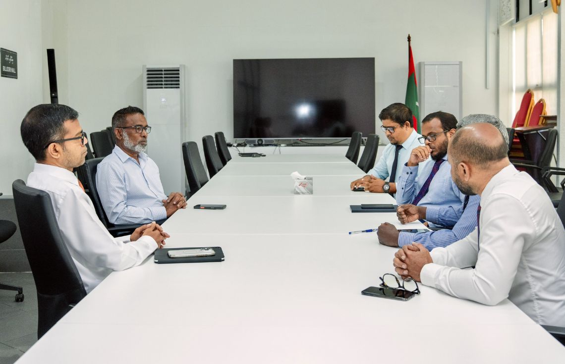 ފިއްލަދޫގެ ޓޫރިޒަމް ޒޯނަށް ބޭނުންވާ ފެނާއި ނަރުދަމާއާއި ގުޅޭގޮތުން ވަޒީރާއެކު މަޝްވަރާތަކެއް
