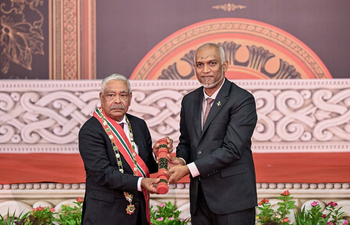 ނިޝާން ޢިއްޒުއްދީން ޢިއްޒަތް، ޗަންޕާ ޙުސެއިން އަފީފަށް އަރުވައިފި
