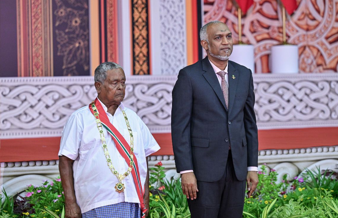 ނިޝާން ޢިއްޒުއްދީންގެ ޢިއްޒަތް، އުއްޗުއަށް އަރުވައިފި