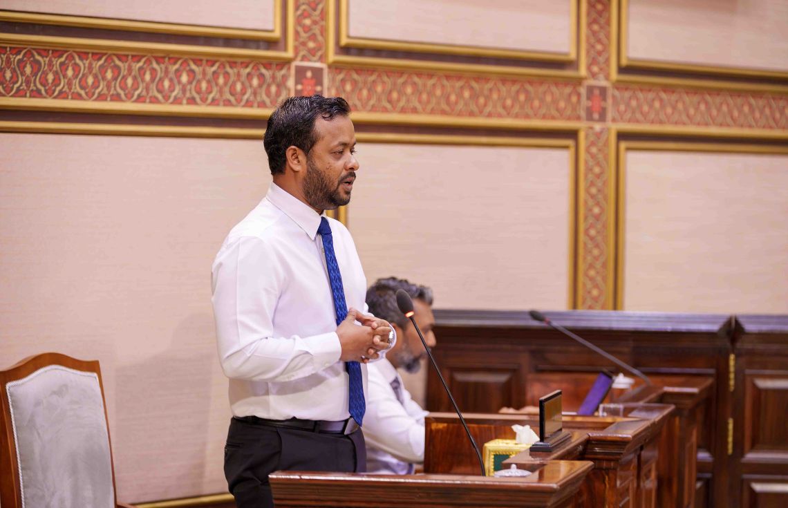 އައްޑޫ ލިންކް ރޯޑްގެ ތާރު އެޅުން އާރްޑީސީ ނޫން އެހެން ބަޔަކާ ހަވާލުކުރަނީ
