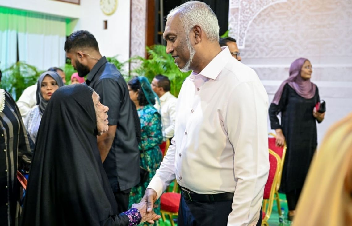 "ރައްޔިތުންގެ އަޑު": ރައީސް މުޢިއްޒާ ބައްދަލުކުރުމަށް އިތުރު 8 ދާއިރާއަކަށް ފުރުޞަތު ހުޅުވާލައިފި