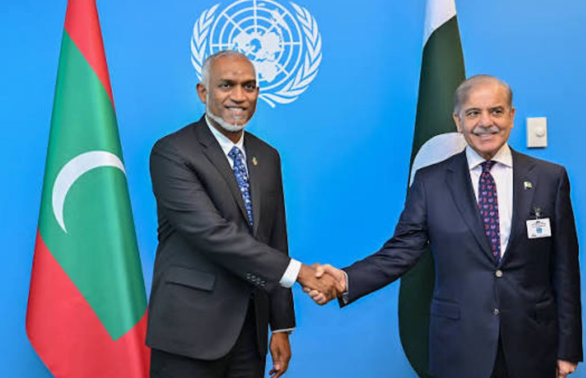 ޕާކިސްތާނުގެ މިނިވަންދުވަހުގެ ތަހުނިޔާ ރައީސް މުއިއްޒު ފޮނުއްވައިފި