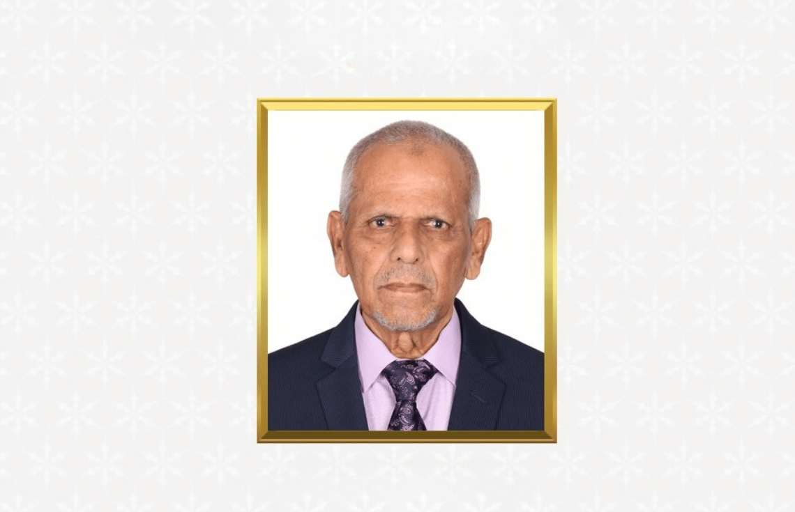 އަލްއުސްތާޛު އަޙްމަދު ޝާކިރުގެ ޚިދުމަތުގެ ދިގު ތާރީޚު ފަވާލެވިފައި ވަނީ ރަން އަކުރުން