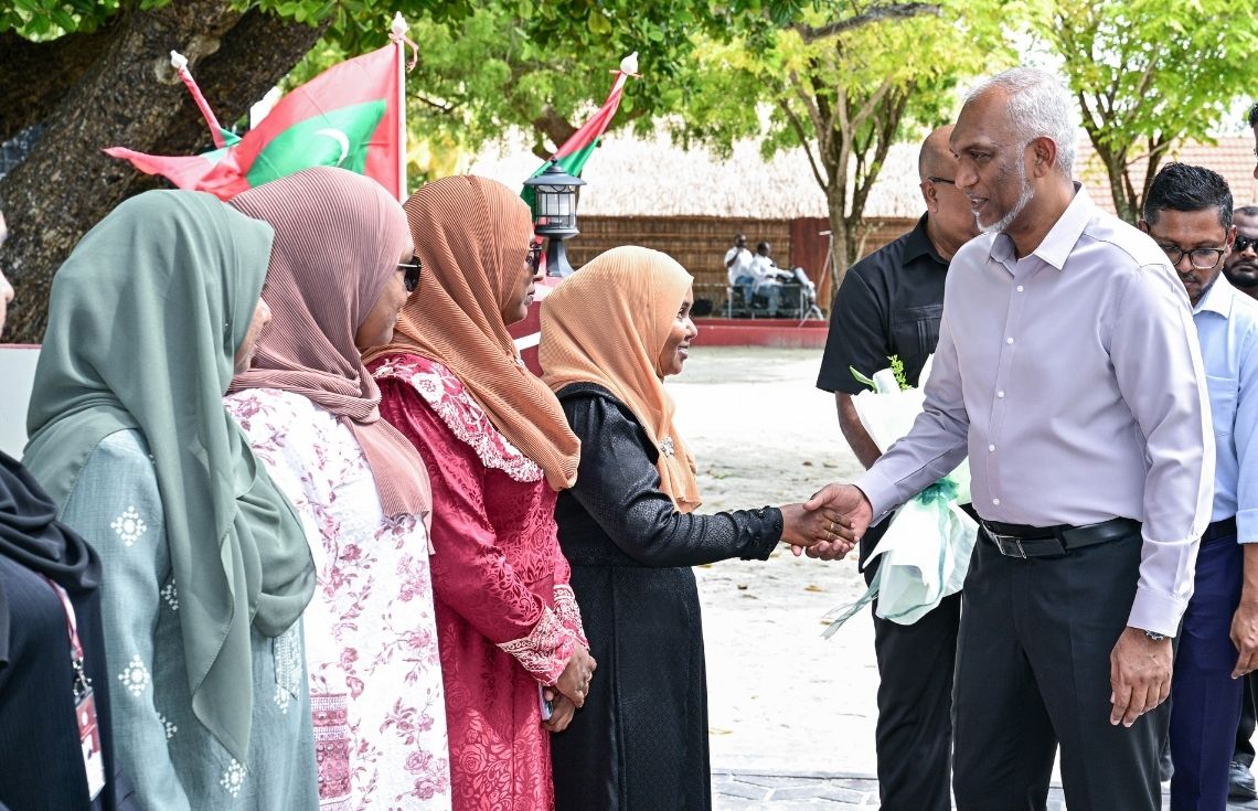 ޤައުމީ ދުވަހުގެ ރަސްމީ ހަރަކާތްތަކަށްފަހު ރައީސުލްޖުމްހޫރިއްޔާގެ ދެކަނބަލުން މާލެ ވަޑައިގެންފި