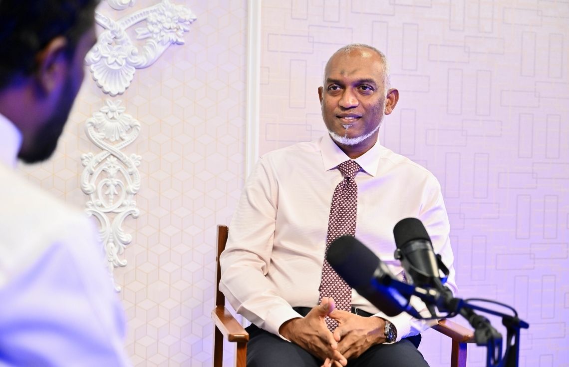 އައްޑޫއަކީ ވިޔަފާރިއާއި ވަޒީފާގެ ގޮތުން ތަނަވަސް ތަނަކަށް ހެދުމަށް ދަނީ މަސައްކަތް ކުރެވެމުން: ރައީސް ޑރ. މުޢިއްޒު