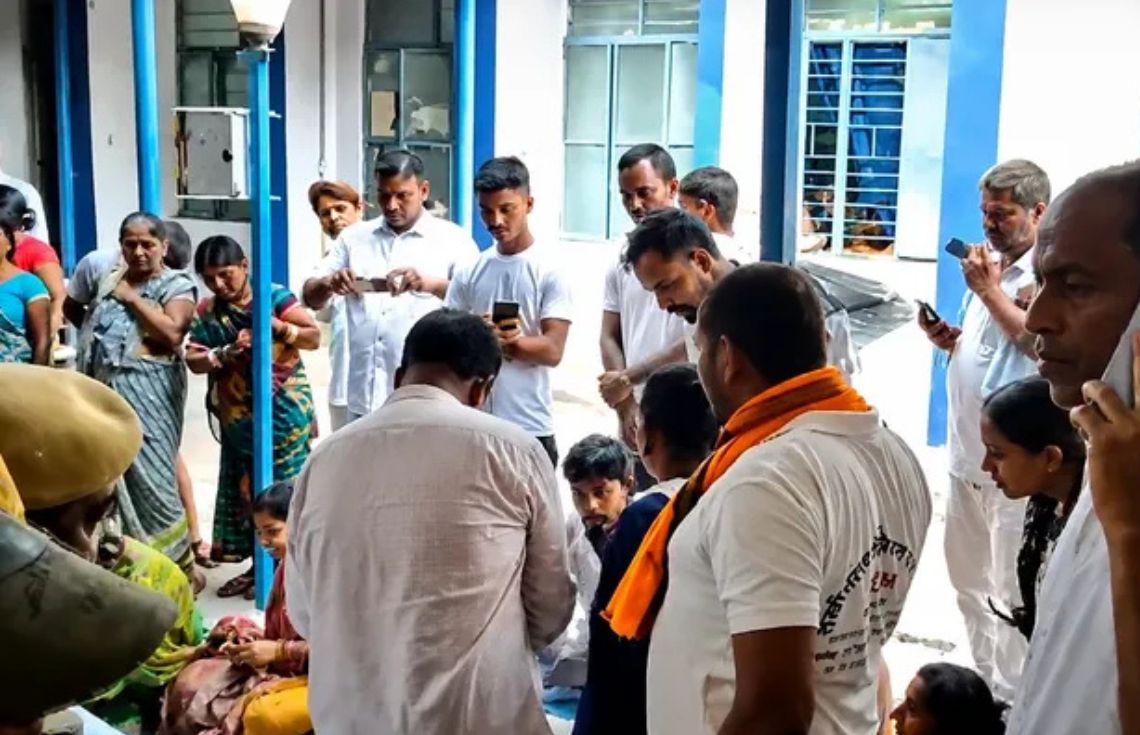 އިންޑިއާގެ ފައްޅިއެއްގައި ހިނގި ހާދިސާއެއްގައި މަދުވެގެން 7 މީހުން މަރުވެއްޖެ