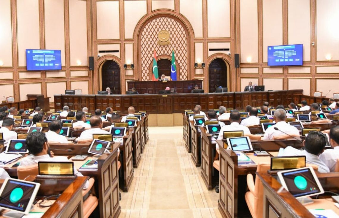 ޓެކްސްއަށް ގެންނަ ބަދަލަކީ ދިވެހި ކޮންޓްރެކްޓަރުންނަށް ލިބޭ ބޮޑު ކުރިއެރުމެއް: ރައްޔިތުންގެ މަޖިލިސް