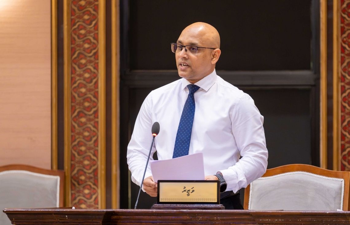 އެމްޑީޕީ ސަރުކާރުގައި ސަރުކާރު ކުންފުނިތަކުގެ މުވައްޒަފުންގެ އަދަދު ދެގުނައަށް އިތުރުކުރި: މާލީ ވަޒީރު