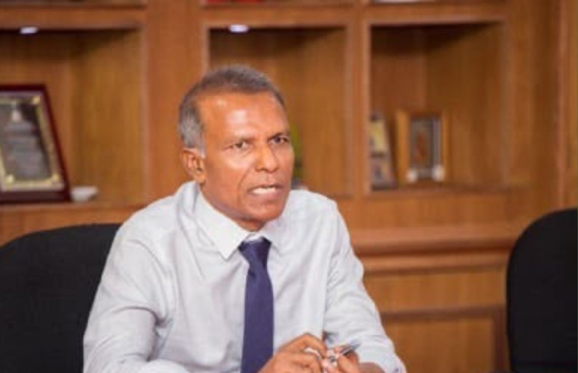 ރާއްޖޭގައި މިހާތަނަށް ޝާއިޢުކުރާ އެންމެ ބޮޑު އިނގިރޭސި-ދިވެހި ބަސްފޮތް ނެރެނީ