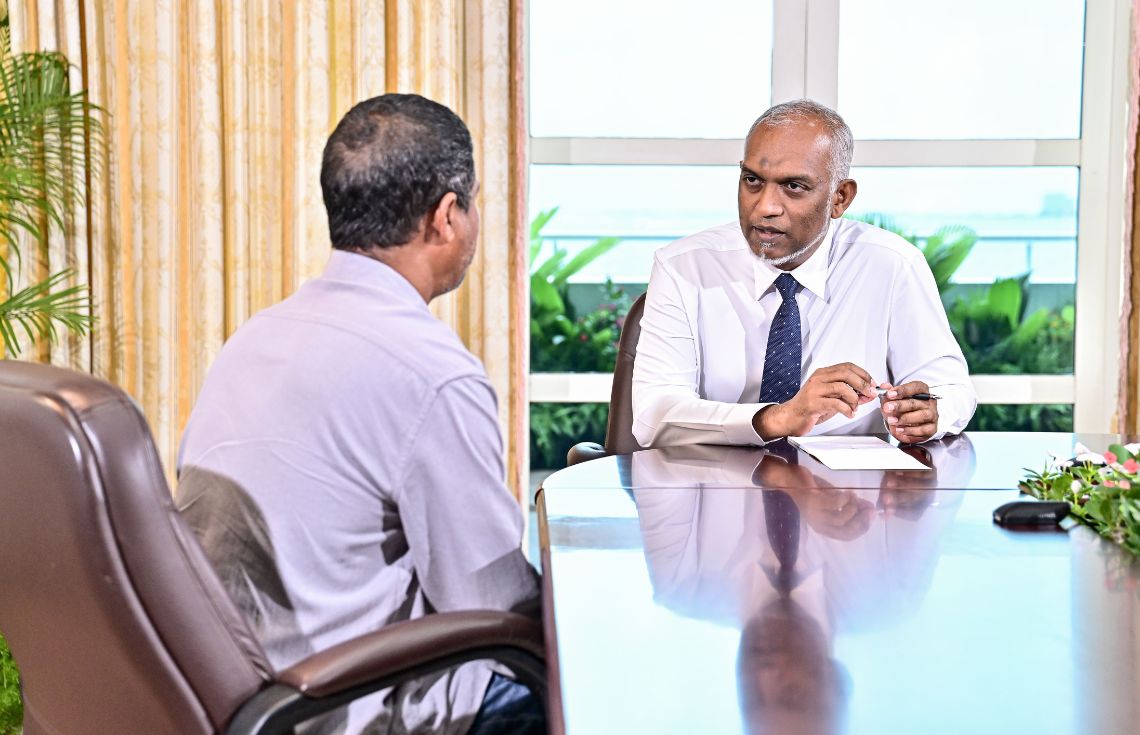 "ރައްޔިތުންގެ އަޑު" ސިލްސިލާގެ އިތުރު ބައްދަލުވުންތަކެއް ރައީސް މުޢިއްޒު ކުރިއަށްގެންދަވައިފި