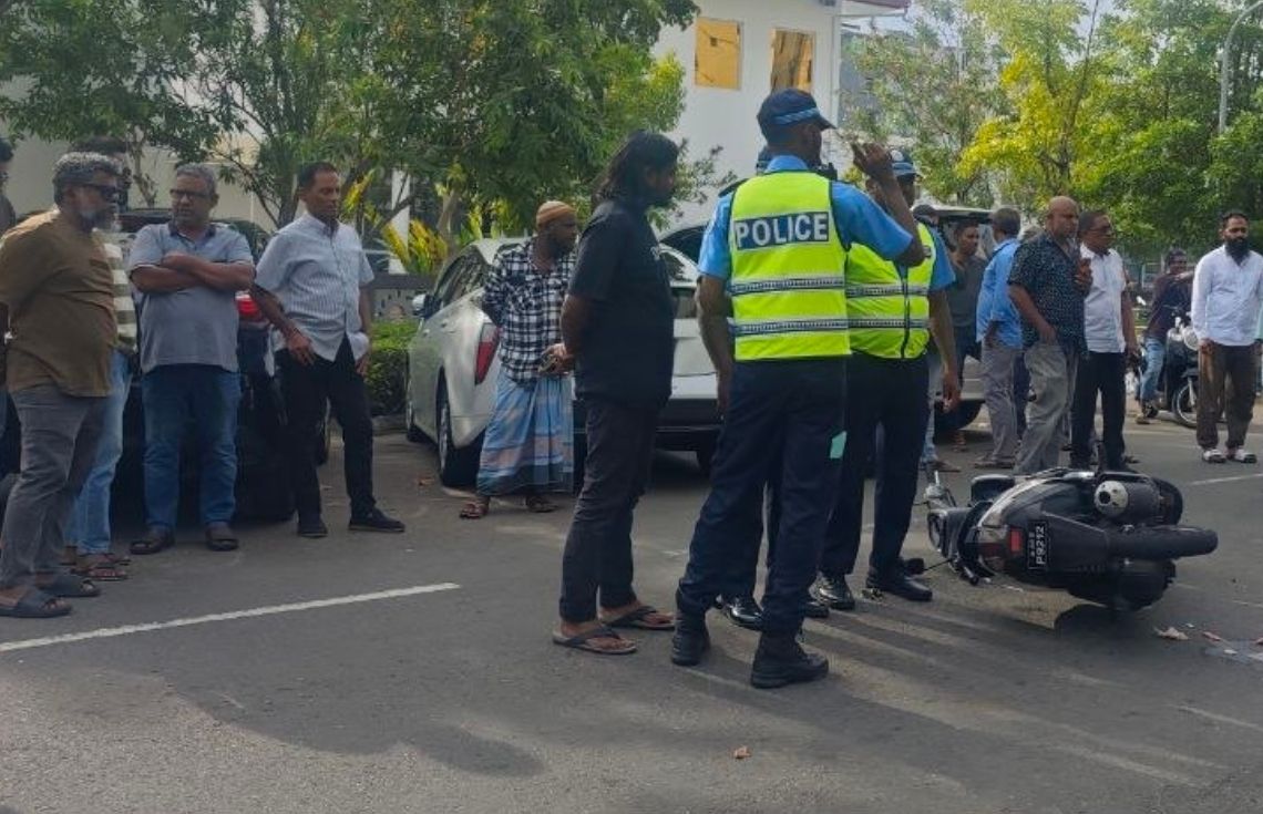 ހުޅުމާލޭ "މެޑަމް މިސްކިތް" ކައިރީގައި އެކްސިޑެންޓެއް ހިނގައިފި