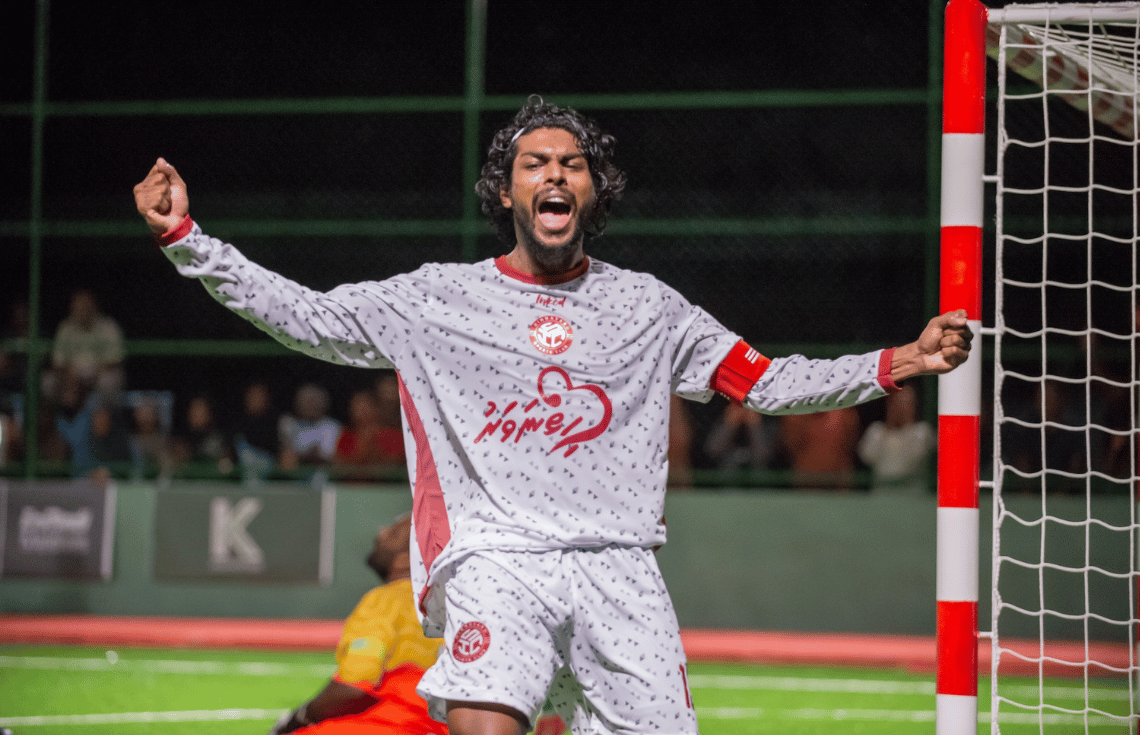 އަޝްރަފްގެ ދެ ގޯލާއެކު ހިންނަވަރުން ނައިފަރު ބަލިކޮށް އަތޮޅު ޗެމްޕިއަންކަން ހޯދައިފި