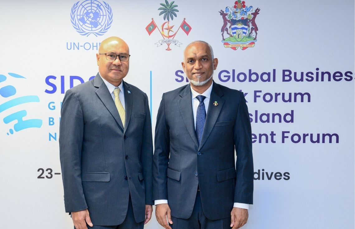 ޕަލާއުއާއި ދިވެހިރާއްޖެއާ ދެމެދު އޮތް ގުޅުން ބަދަހިކުރުމާ ގުޅޭގޮތުން  މަޝްވަރާކުރައްވައިފި