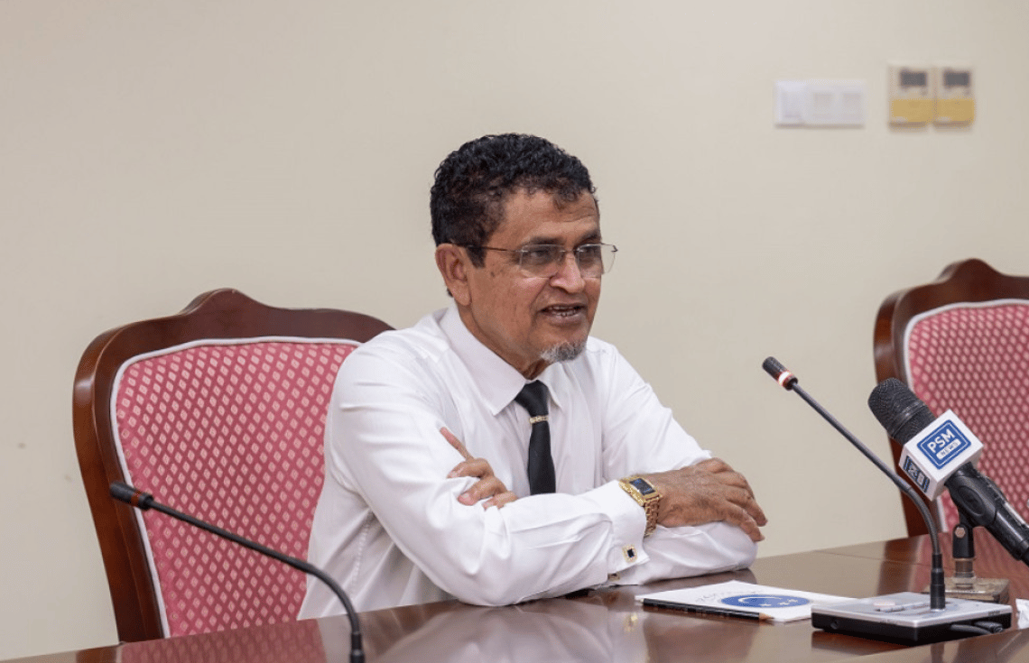 އިންފޮމޭޝަން ކޮމިޝަނަރަކަށް އަބްދުލްޢަޒީޒު އައްޔަން ކުރުމަށް މަޖިލީހުން ރުހުންދީފި
