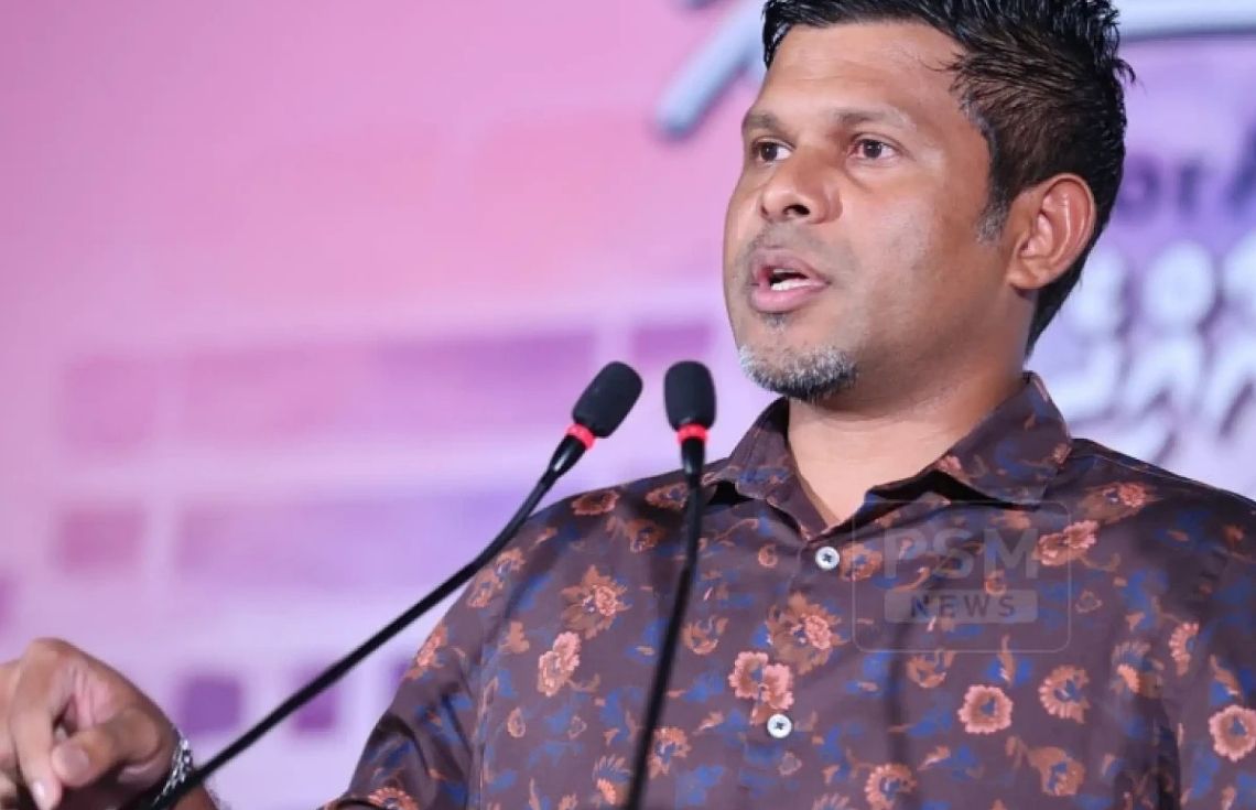ޑޮލަރު މާރުކުރުމުގެ ސިޔާސަތު ތަންފީޒުކުރައްވަން ކެރިވަޑައިގަތީ ރައީސް ޑރ. މުޢިއްޒަށް: ނައިބު ރައީސް