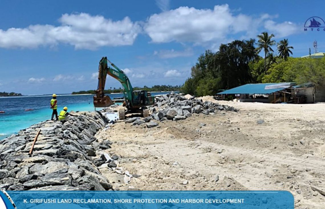 ގިރިފުށީގެ ބިން ހިއްކުމާއި ބަނދަރު ތަރައްޤީ ކުރުމުގެ މަޝްރޫޢުގެ މަސައްކަތް ބާރަށް ކުރިއަށް