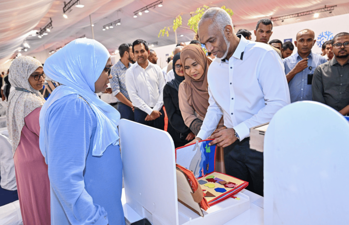 އިތުރު މަސައްކަތްތަކާއެކު ކުދި ވިޔަފާރިތައް މިހާރަށްވުރެ ބޮޑަށް ބާރުވެރި ކޮށްދޭނަން: ރައީސް