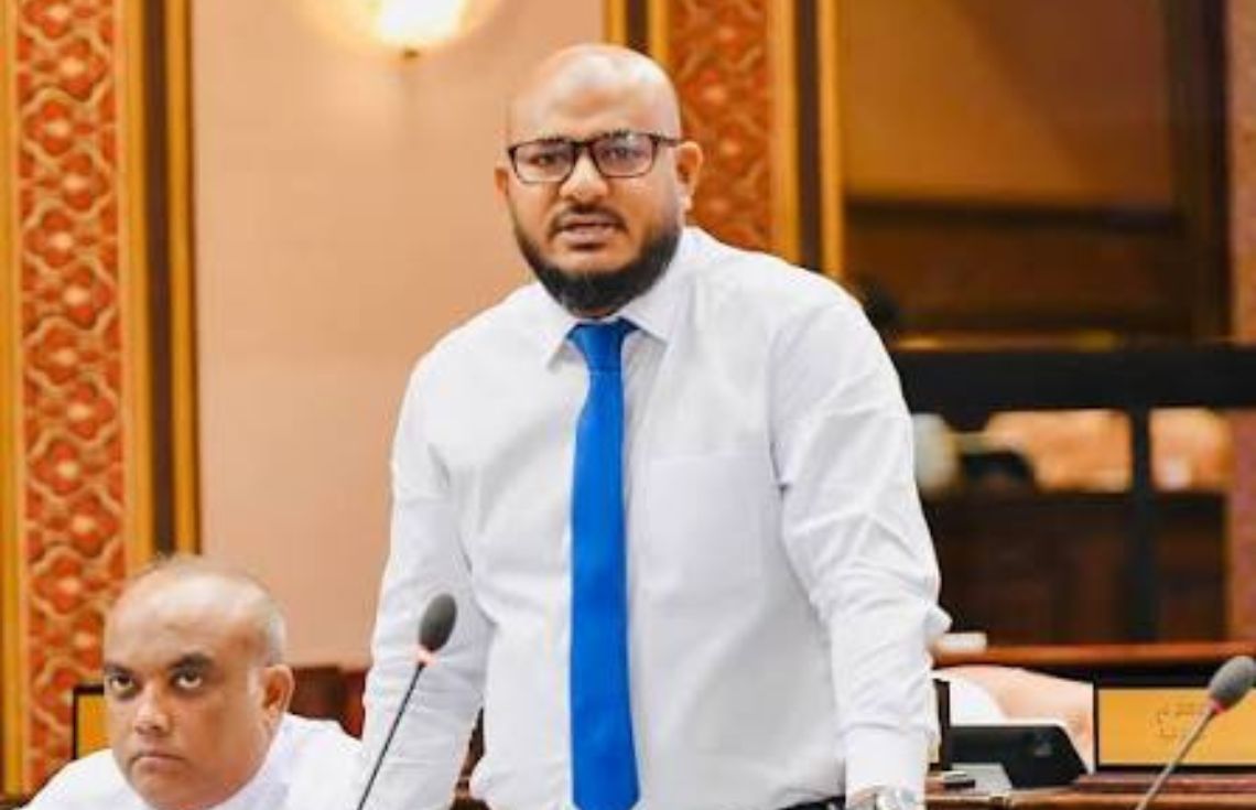 ވަކި ޕާޓީއަކަށް ނުވަދެގެން ވަޒީފާ ކަނޑާލުމުގެ ސަގާފަތަކީ ކުރީގެ ތިން ވެރިކަމުގައި އޮތް ކަމެއް: ޝުޖާއު