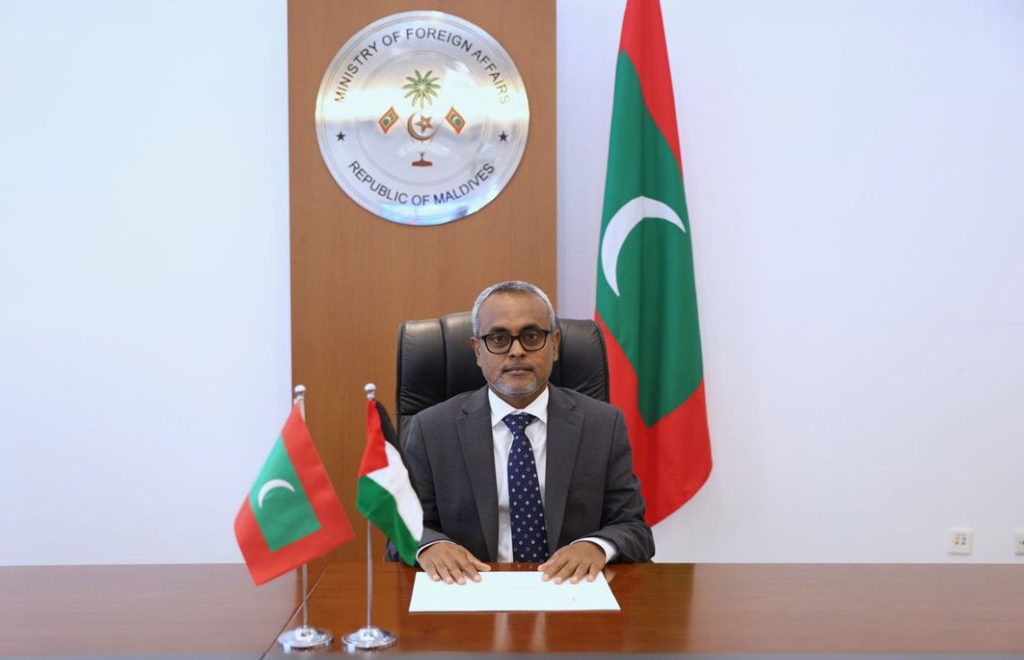 ފަލަސްތީނަށް ކަނޑައަޅާފައިވާ ސަފީރުގެ ފަތްކޮޅު އަރުވައިފި