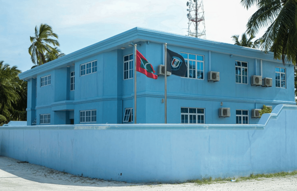 ކުޑަ ކުއްޖަކަށް ޖިންސީ ގޯނާކުރި ކަމުގެ ތުހުމަތުގައި ބިދޭސީއަކު ހައްޔަރުކޮށްފި
