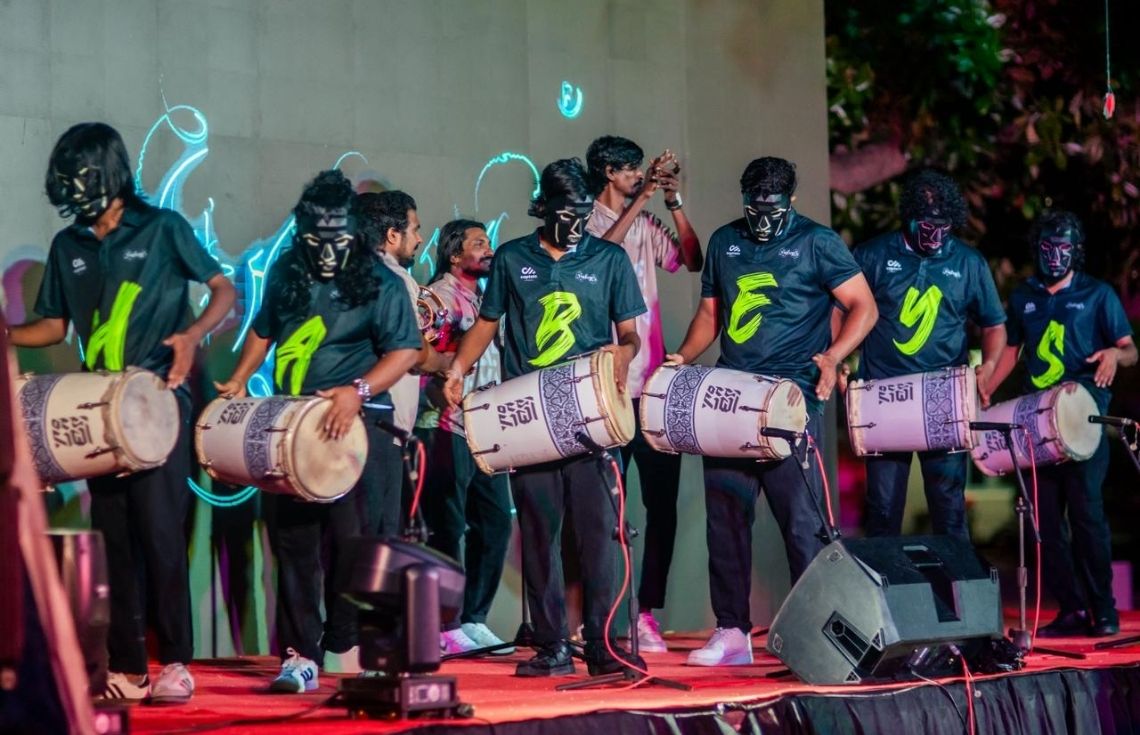 ފުލުހުން ބާއްވާ "ބްލޫސް ފެމެލީ ނައިޓް"ގައި ބައިވެރިވުމުގެ ފުރުސަތު  އާންމުންނަށް ހުޅުވާލައިފި