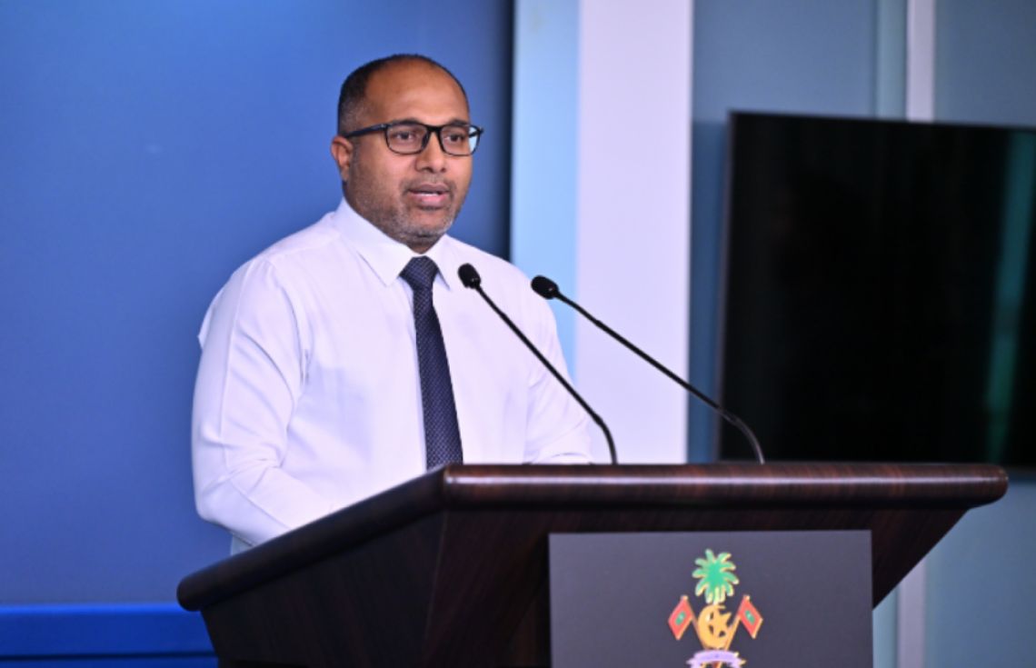 ކަޅު ބާޒާރުގައި ޑޮލަރު މާރުކުރާ 12 ބިދޭސީއެއްގެ މައްސަލަ ބަލަނީ