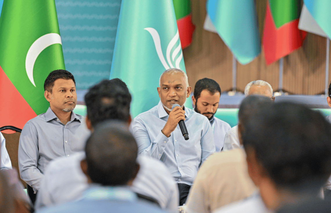 ޕީއެންސީގެ ކޮންގްރެސްއާ ގުޅިގެން މަންދޫބުންނާ ރައީސް ބައްދަލުކުރައްވައިފި