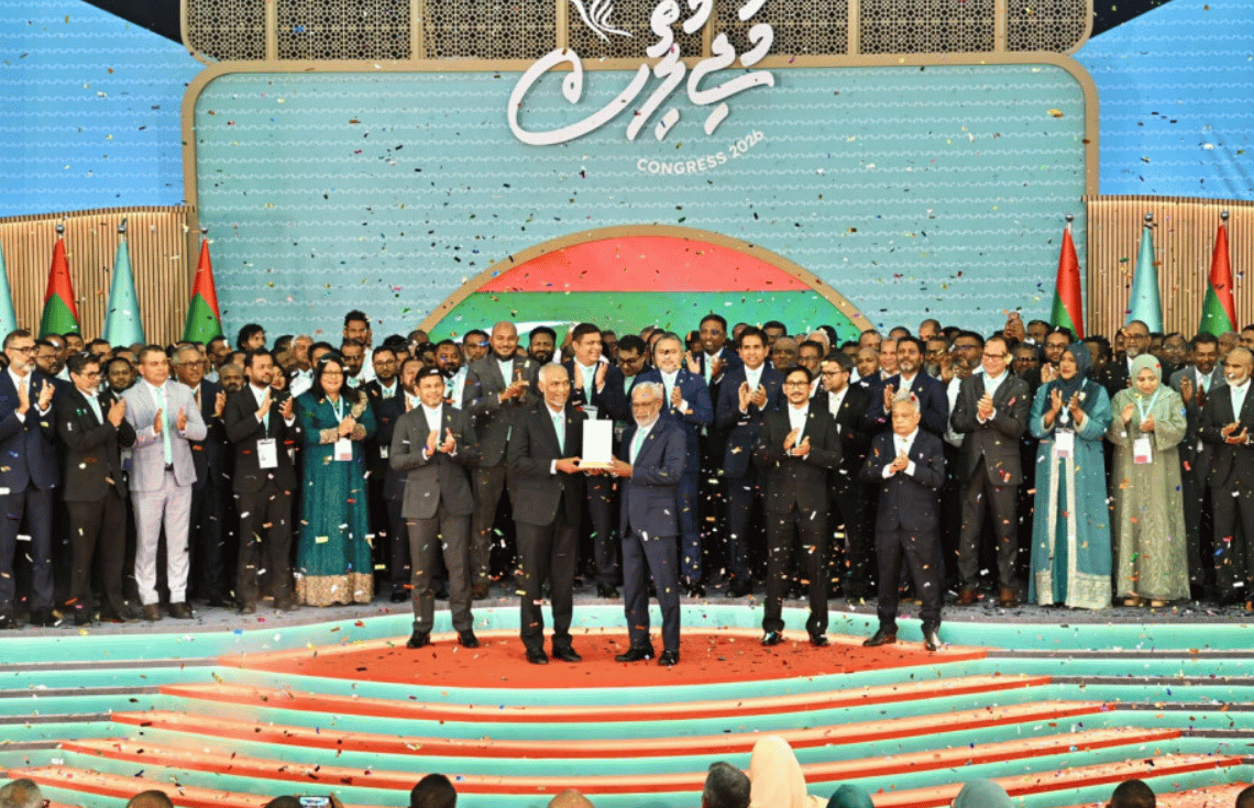 ޕީއެންސީގެ 2028 ވަނަ އަހަރުގެ ރިޔާސީ ޓިކެޓު ރައީސް މުޢިއްޒުއަށް އަރުވައިފި