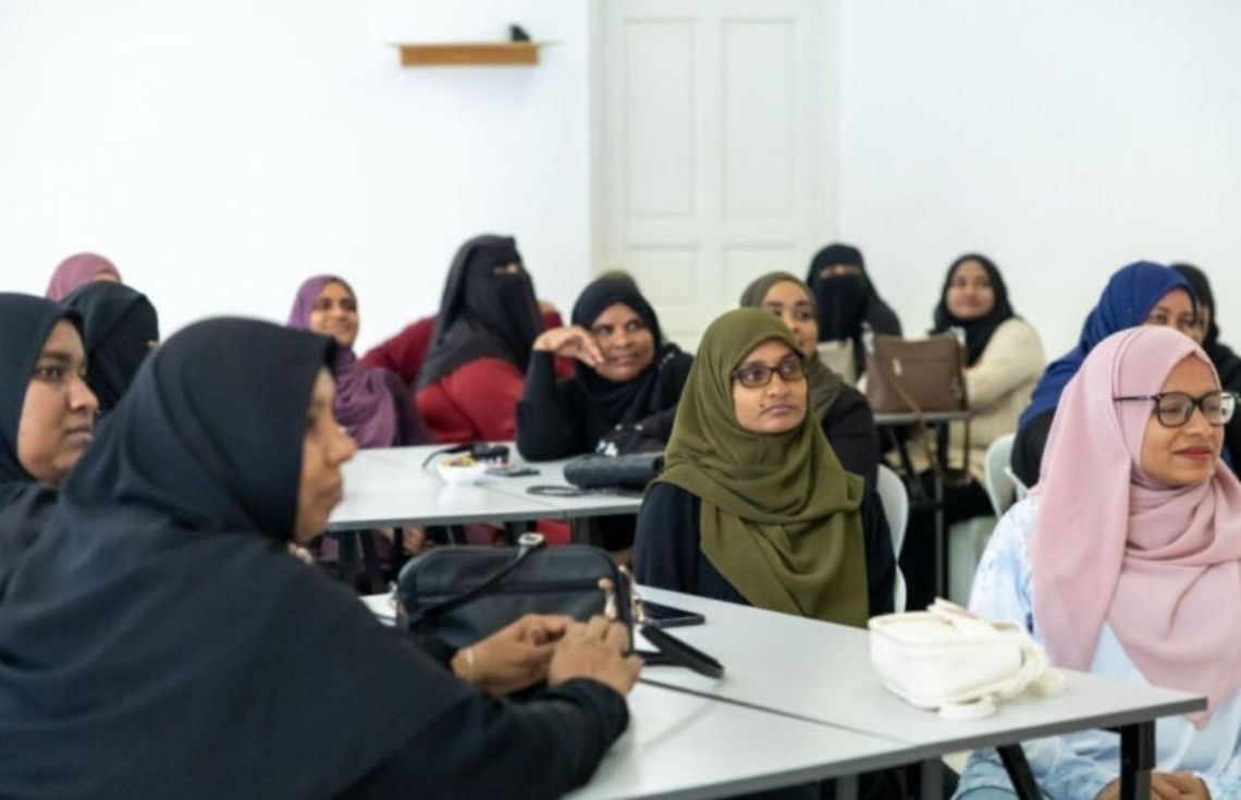 ޓެކްނޮލޮޖީގެ ދާއިރާއިން އަންހެނުން ބާރުވެރިކުރުވުމަށް އައްޑޫގައި ޚާއްޞަ ވޯކްޝޮޕެއް