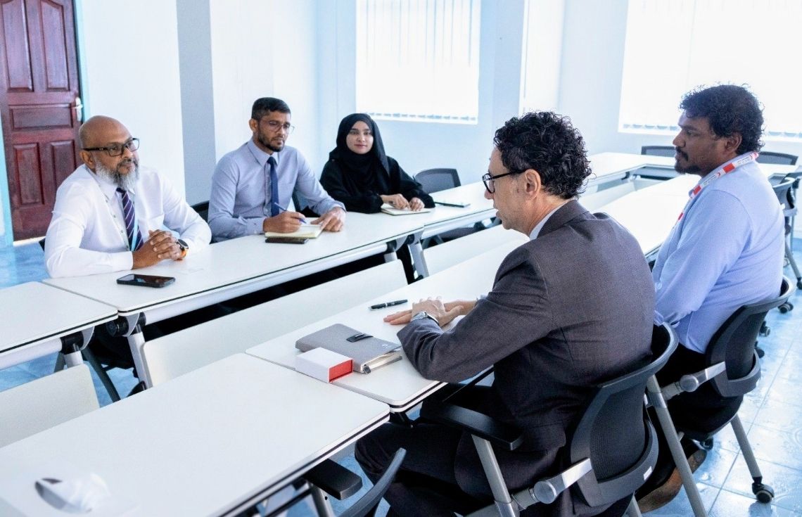 އައި.ސީ.އާރު.ސީގެ ރީޖަނަލް ހެޑް، އެން.ޑީ.އެމް.އޭގެ ޗީފް އެގްޒެކެޓިވް ހިސާން ހަސަންއާ ބައްދަލުކުރައްވައިފި