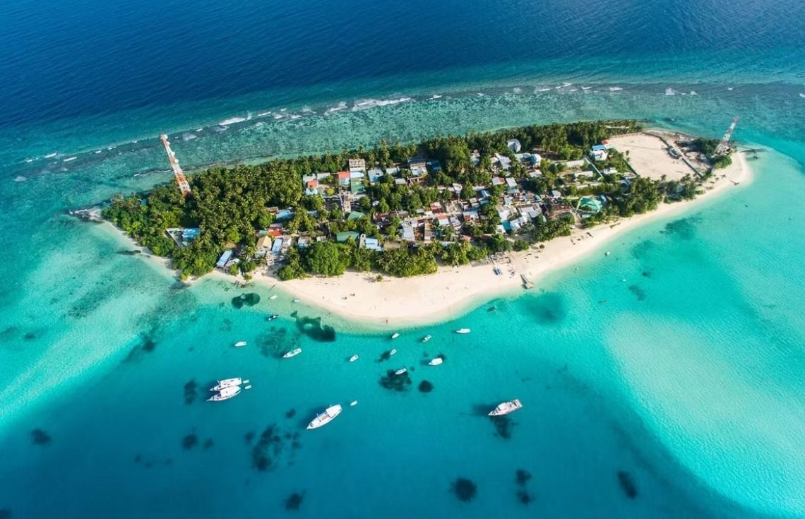 ފުލިދޫގައި ކުރިއަށްދިޔަ މޫދު ކުލާހެއްގައި ހާލުދެރަވި އަންހެނަކު ނިޔާވެއްޖެ