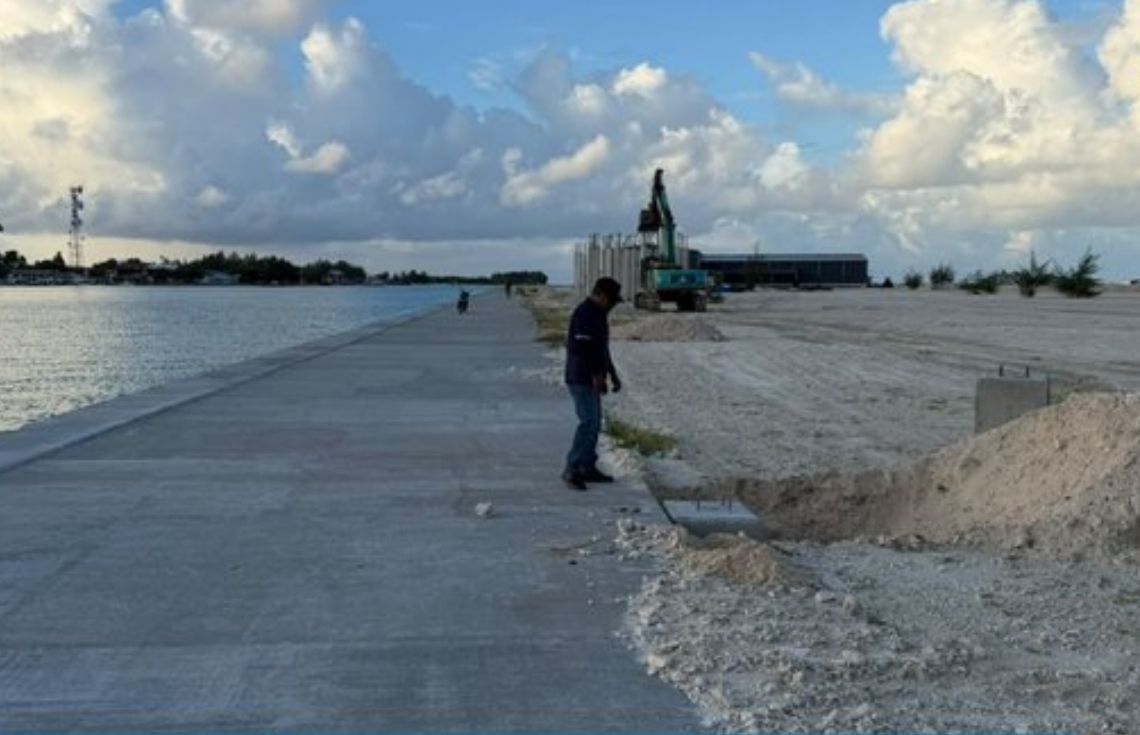 ގދ. ތިނަދޫ އިންޑަސްޓްރިއަލް ޒޯން ހިއްކުމާއި ގޮނޑުދޮށް ހިމާޔަތްކުރުމުގެ މަޝްރޫޢުގެ 90 އިންސައްތަ ނިމިއްޖެ