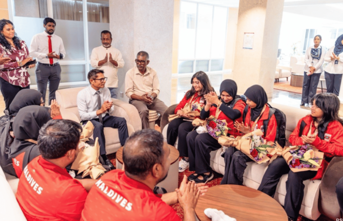 ރަން މެޑައްޔާއެކު ގައުމީ ރާޒުވާ ޓީމު އެނބުރި އަތުވެއްޖެ