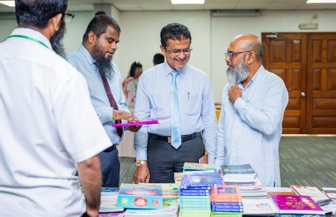 "މަޢުރިފާ" ފޮތް މައުރަޒު މާދަމާ ފަށަނީ