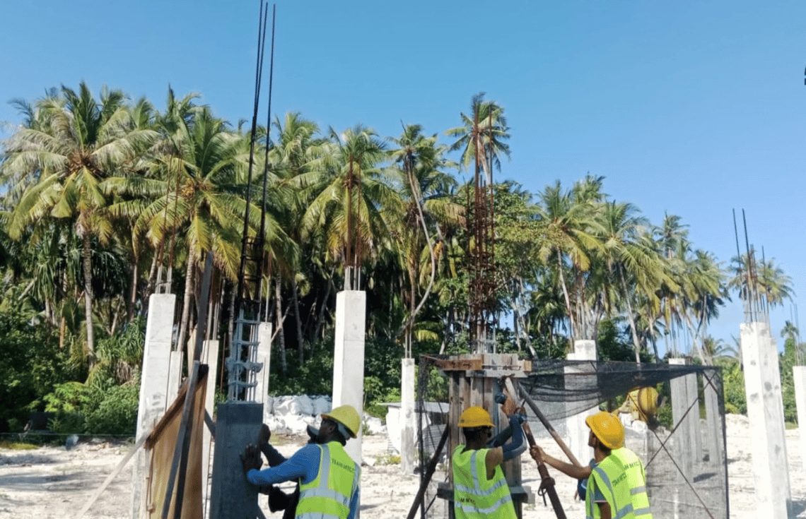 މާއުނގޫދޫ ސިއްހީ މަރުކަޒުގައި މިހާރު ކުރިޔަށް ދަނީ ކޮލަމްތަކުގެ މަސައްކަތް
