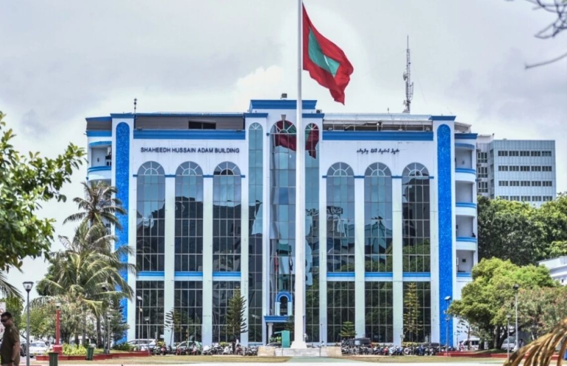ބޭރު ފައިސާ ގަނެވިއްކާ މައްސަލަ: ދިވެއްސަކާއި 4 ބިދޭސީން ބަލައިފާސްކޮށްފި