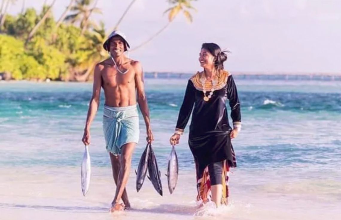 ޢިބުރަތް ހާސިލު ކުރަންވީ ކާބަފައިންގެ ދިރިއުޅުމުން، ހުޅަނގުގެ ދިރިއުޅުމަކުން ނޫން