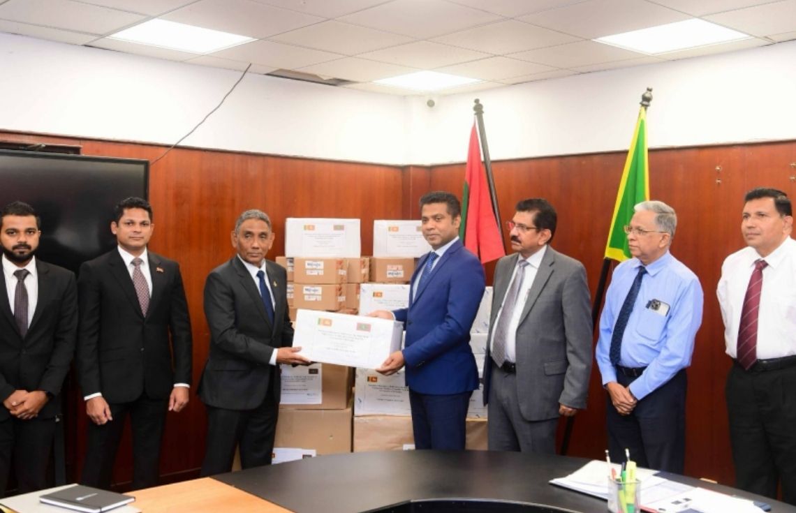 ލަންކާ ސަރުކާރުން ރާއްޖެއަށް 5 މިލިއަނަށް ވުރެ ގިނަ ރުޕީސްގެ ބޭސް ހަދިޔާކޮށްފި
