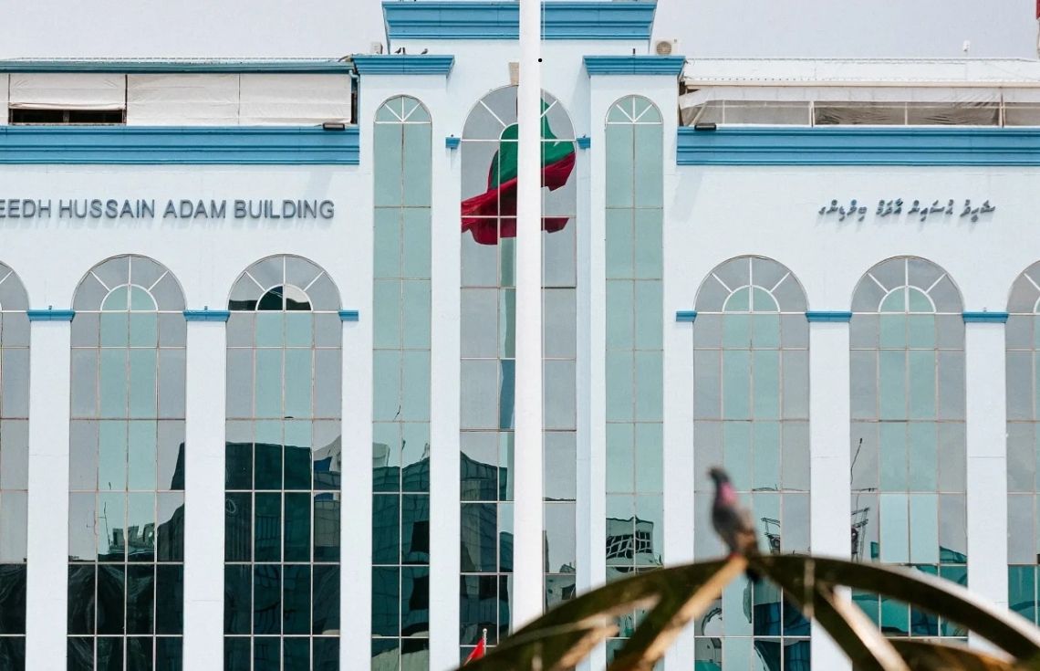 ތިނަދޫ ރޭޕް ކޭސްގެ ތުހުމަތުވާ އެކަކު ހައްޔަރުކުރީ 16 އަހަރުގެ ކުއްޖަކާއެކު އޮއްވާ